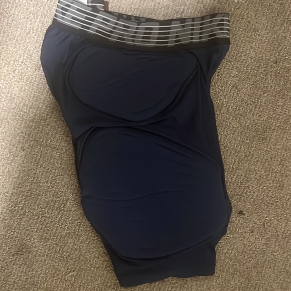 XL COMPRESSIONS - Picture 3 of 3